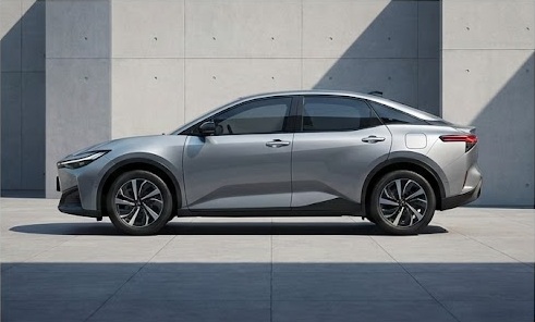 نمای جانبی تویوتا bZ3X